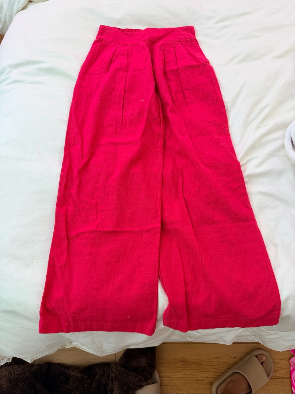 Abercrombie and Fitch Wide-Leg High-Waist Linen Pants in Pink - Picture 2 of 4